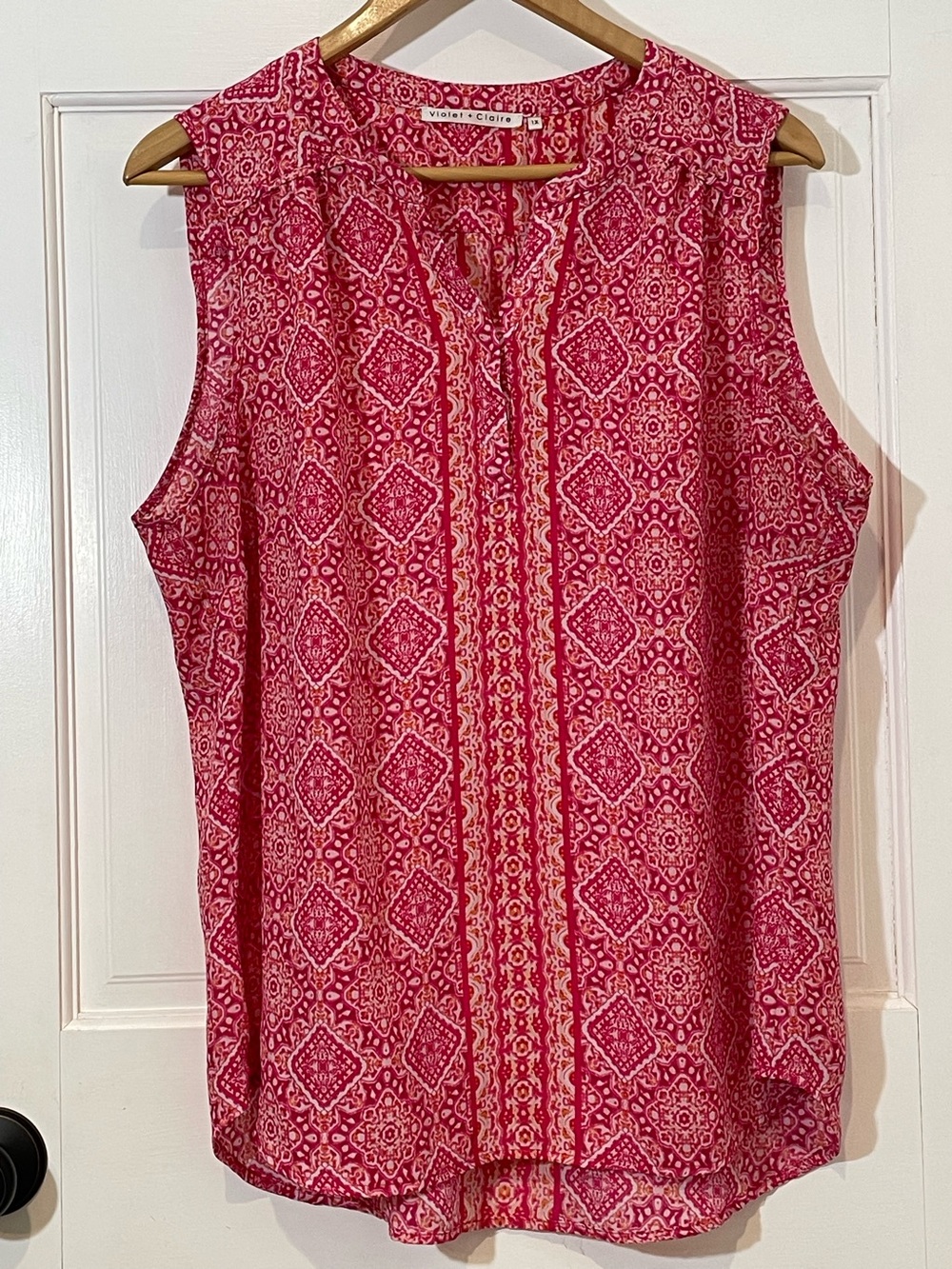 Violet & Claire Pink Sleeveless lightweight Printed Blouse 1X